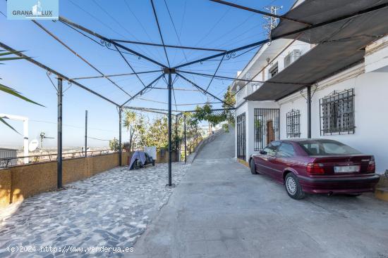 Casa con Vistas de Granada y una cueva - GRANADA