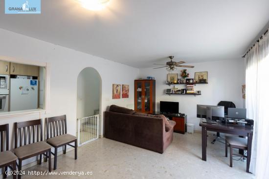 BONITO DUPLEX CON PLAZA DE GARAJE AL LADO DE LA PLAYA DEL TESORILLO - GRANADA