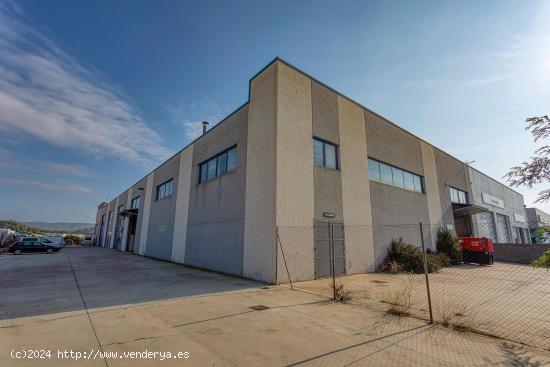 Nau Industrial  i o Comercial en Venda a Igualada - Oportunitat Única - BARCELONA