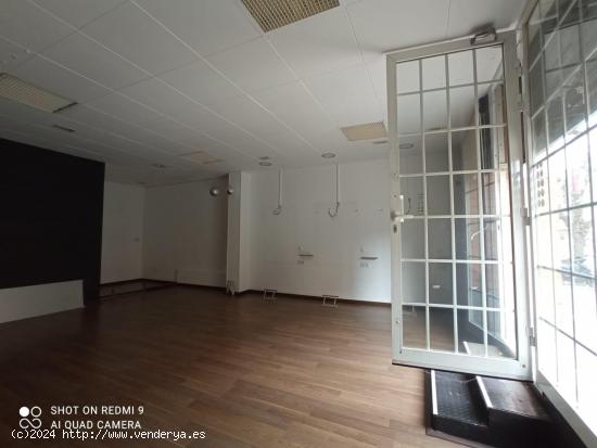 LOCAL COMERCIAL EN VENTA O EN ALQUILER - BARCELONA