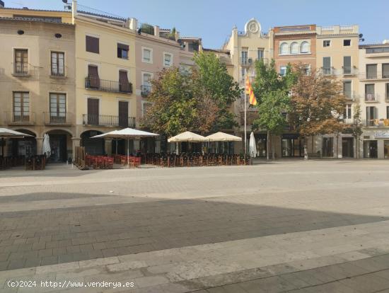 LOCAL COMERCIAL EN MEJOR ZONA DE IGUALADA - BARCELONA