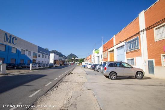 NAVES INDUSTRIALES CON DOBLE ENTRADA - VALENCIA