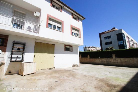 CASA PAREADA CON TERRAZA EN ZONA MONTE-LA PEREDA - CANTABRIA