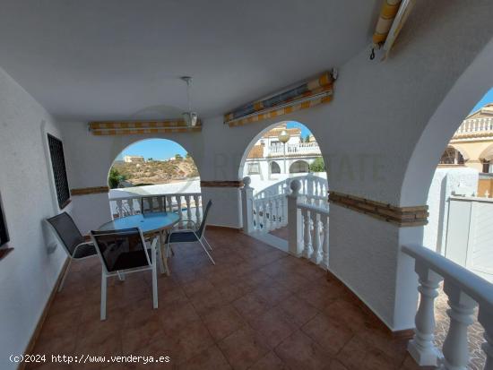 CHALET INDEPENDIENTE CON PISCINA EN GRAN ALACANT - ALICANTE