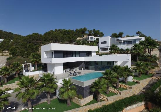 VILLA DE LUJO CON VISTAS AL MAR EN ZONA PROVILEGIADA - ALICANTE