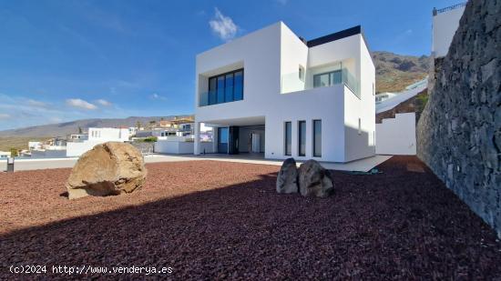 Fantastica villa moderna de nueva construccíon en Roque del Conde Adeje - SANTA CRUZ DE TENERIFE