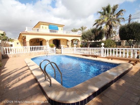 VILLA INDEPENDIENTE EN LA MATA CON VISTAS AL MAR - TORREVIEJA - ALICANTE