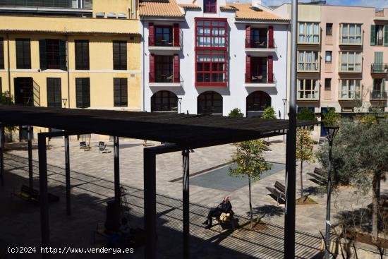 Venta de piso con ascensor en el Casco Antiguo de Palma - BALEARES