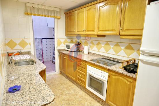 ¡ Bonito apartamento a 200m de la playa de Guardamar con 3 dormitorios y 3 baños! - ALICANTE