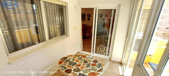 EXCLUSIVA, VIVIENDA CENTRICA CON CUATRO DORMITORIOS Y GARAJE INCLUIDO - ALICANTE