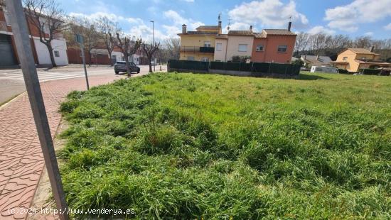 SANT CELONI (EL TEMPLE): SOLAR ESQUINERO EN VENTA - BARCELONA