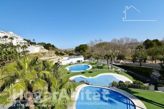 Espectacular piso seminuevo con piscina y terraza - VALENCIA