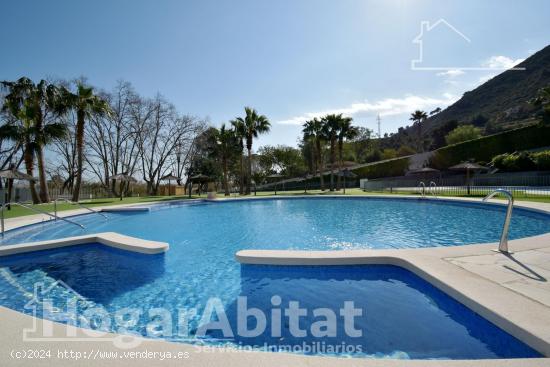 Espectacular piso seminuevo con piscina y terraza - VALENCIA