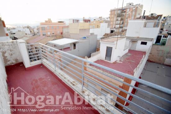 ESTUPENDA CASA CON TERRAZA, BALCON Y AMPLIO GARAJE - CASTELLON