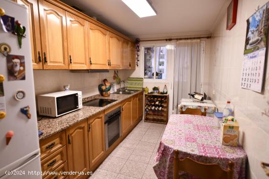 ¡VIVA CERCA DE PLAZA AMÉRICA!, AMPLIA VIVIENDA CON PATIO, 4 DORM. 2 BAÑOS. - ALICANTE