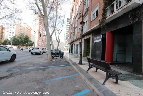 LOCAL DE 170 M² EN AVENIDA REINA VICTORIA - MURCIA