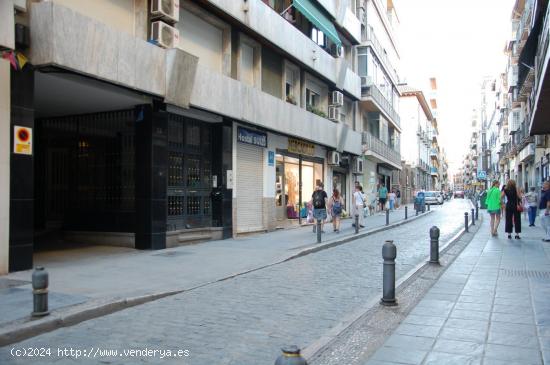 Amplia plaza de garaje doble en la misma Calle San Antón, Granada - GRANADA