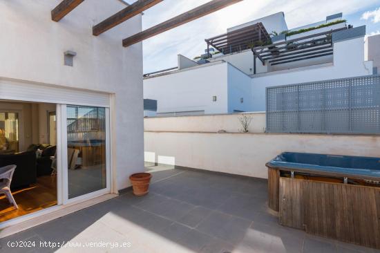 Ático en planta con terraza de 60m² y piscina, tenis, padel   Las Torres de Nueva Condomina Golf  