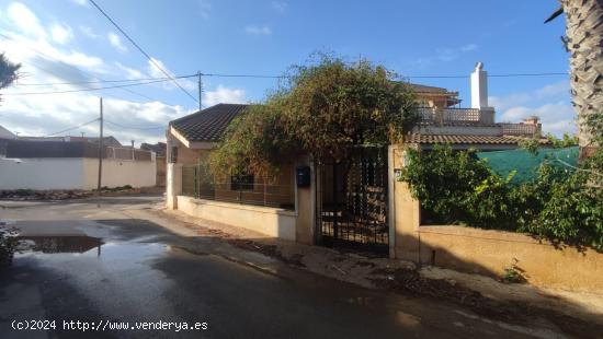 Planta baja en zona tranquila de 3 dormitorios con dos terrazas, patio y porche - MURCIA