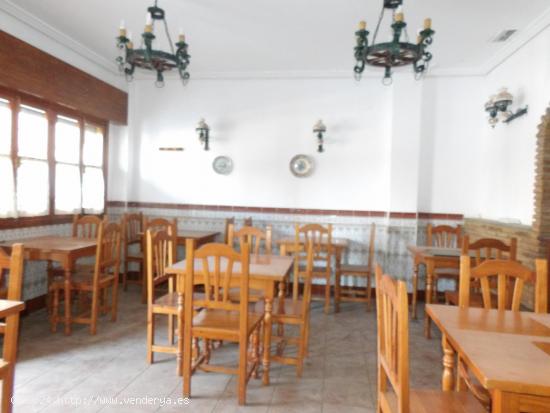 BAR CON LICENCIA DE COCINA JUNTO A LA AV. CÁDIZ!!! - CORDOBA