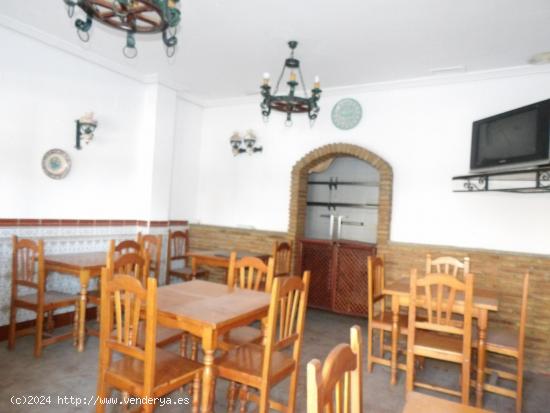 BAR CON LICENCIA DE COCINA JUNTO A LA AV. CÁDIZ!!! - CORDOBA