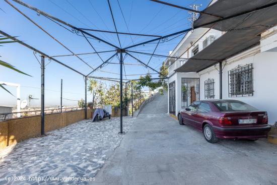 Casa con Vistas de Granada y una cueva - GRANADA