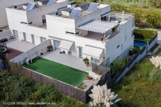 CASA PAREADA ADOSADA EN VENTA EN SANT QUIRZE PARC-CASTELLET, SANT QUIRZE DEL VALLÈS - BARCELONA