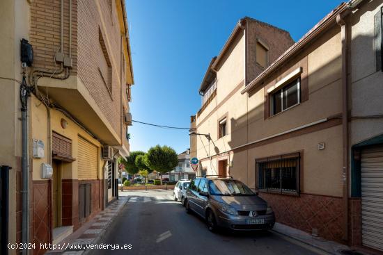 MAGNÍFICA CASA EN EL CENTRO DE ARMILLA - GRANADA