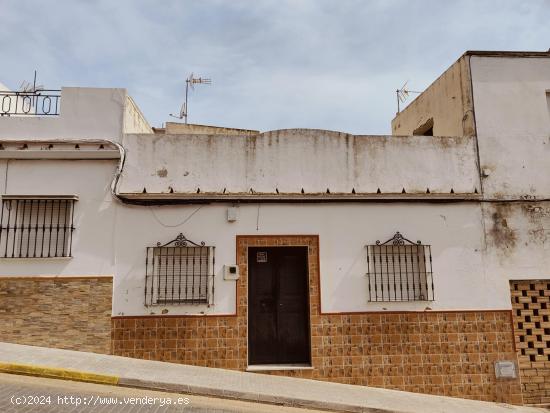  GRAN OPORTUNIDAD DE VIVIENDA INDEPENDIENTE CON PATIO Y AZOTEA EN VILLAMARTIN - ALICANTE 