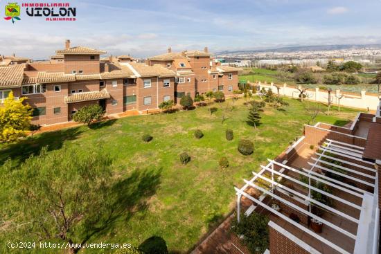 Espectacular ático en la mejor urbanización del cinturón de Granada - GRANADA