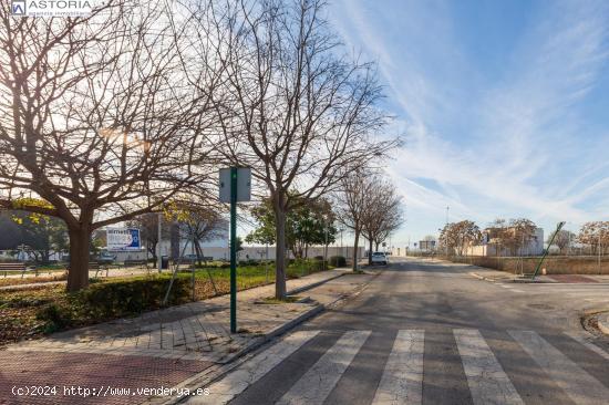 Parcelas listas para construir tu casa en Granada capital (Bobadilla) a un precio sin competencia - 