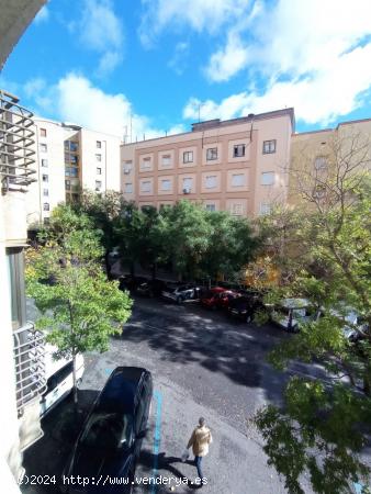 Local con posibilidad de convertirlo en vivienda, junto a la Cruz de los Caídos - CACERES