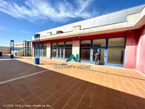  Local Comercial de alquiler en  Avenida Juan Diego, Bormujos - SEVILLA 