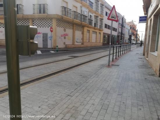 PISO EN CALLE MENDIZABAL (EL PAJARO), PLANTA BAJA CON PATIO - CADIZ