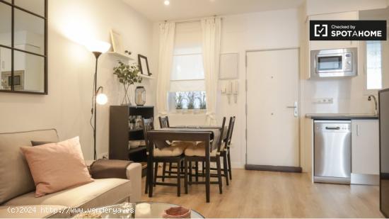 Apartamento de 2 dormitorios en alquiler en Castilla - MADRID