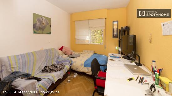 Habitación ideal con ventana con vista a la calle en piso compartido, Villaviciosa de Odón - MADRI