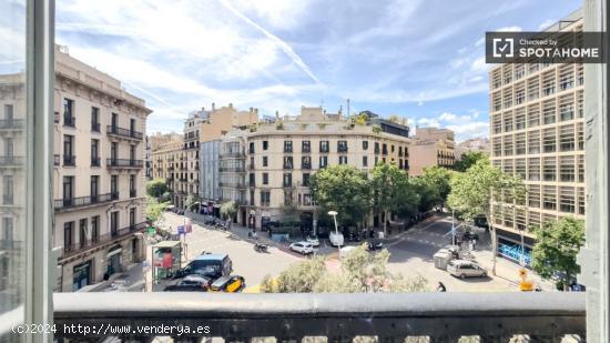 Se alquila habitación en piso compartido en Barcelona - BARCELONA