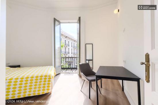 Se alquila habitación en piso compartido en Barcelona - BARCELONA