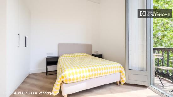 Se alquila habitación en piso compartido en Barcelona - BARCELONA