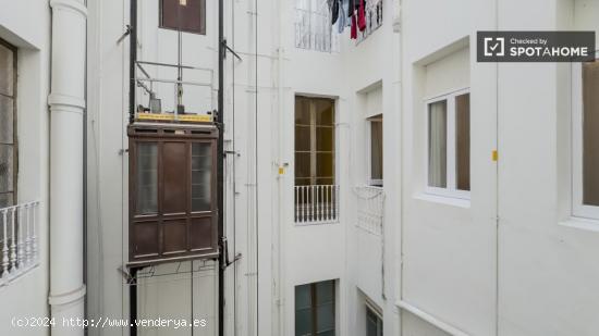 Se alquila habitación en piso compartido en Barcelona - BARCELONA