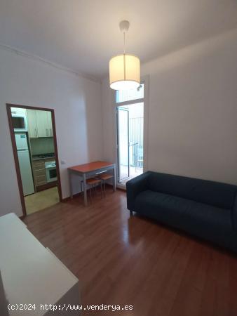 Piso de 3 habitaciones en alquiler en Sants-Montjuïc - BARCELONA