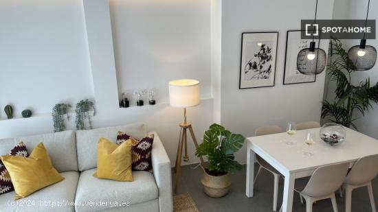 Apartamento de 2 dormitorios en alquiler en Valencia - VALENCIA