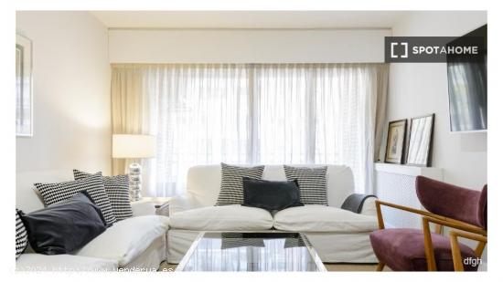 Apartamento de 4 dormitorios en alquiler en Chamberí - MADRID