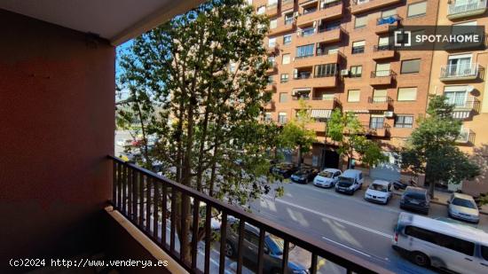 Habitación en piso compartido en valencia. - VALENCIA