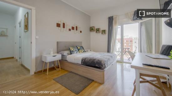 Se alquila habitación en piso compartido en Madrid - MADRID