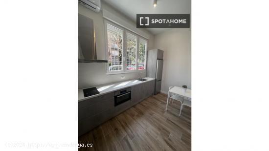 Apartamento tipo estudio en alquiler en Colonia - MADRID