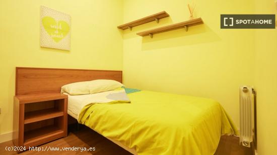 Apartamento de 2 dormitorios en alquiler en Sol - MADRID