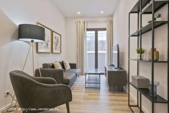 Apartamento entero de 2 dormitorios en Barcelona. - BARCELONA