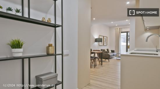 Apartamento entero de 2 dormitorios en Barcelona. - BARCELONA