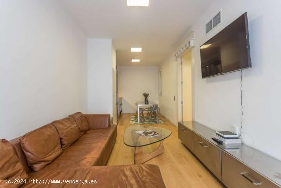 Apartamento entero de 2 dormitorios en Barcelona. - BARCELONA